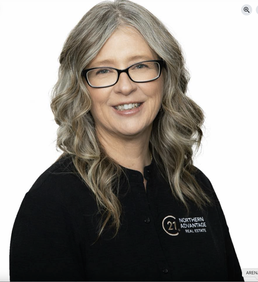 Melanie Bobby : Broker